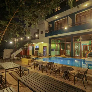 Summer Side Hotel