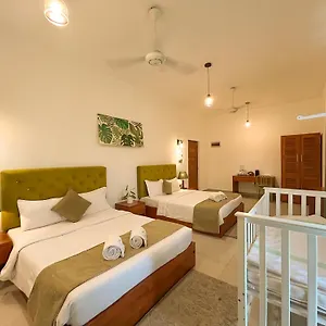 Hotel J Leaf By Blue Bird, Negombo
